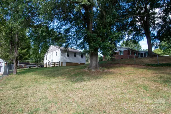 849 6th AVE SW, Hickory, NC 28602