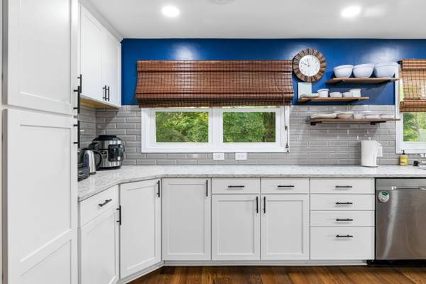 625 Betty DR, Christiansburg, VA 24073