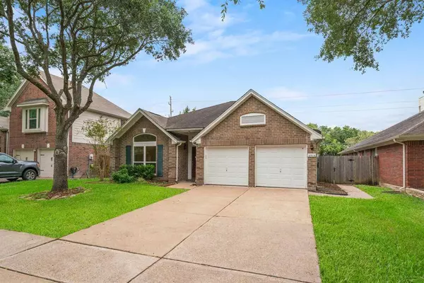 4514 Topaz Trail DR, Sugar Land, TX 77479