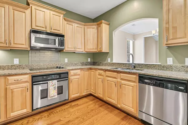 137 Fresh Meadow Ln, Mount Pleasant, SC 29466