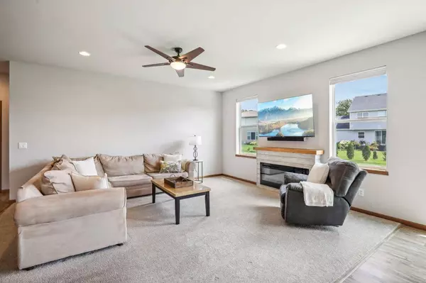 7139 Field Flower Way, Madison, WI 53718