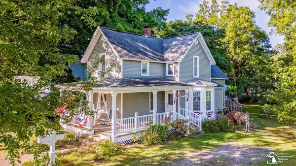 98 N Norwood Street, Hillsdale, MI 48292