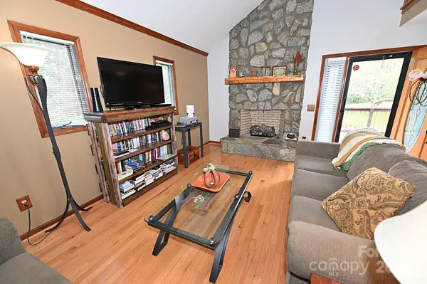 7750 Woodland Hills RD, Hickory, NC 28602