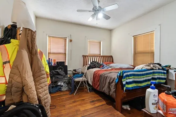 17 Ward St, Worcester, MA 01610