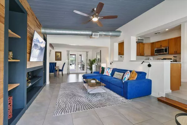 4002 W WISCONSIN AVE, Tampa, FL 33616