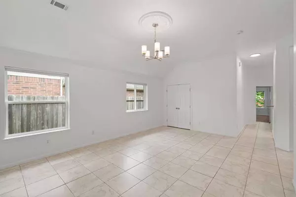 4514 Topaz Trail DR, Sugar Land, TX 77479