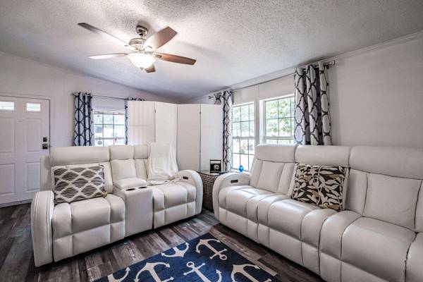 4 Pine Cone DR, Alfred, ME 04002