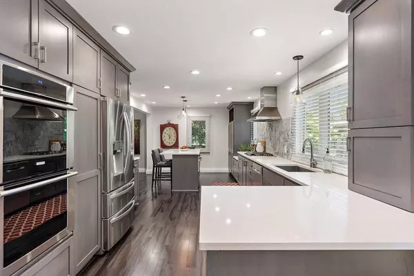 2510 Lamplighter LN, Golden Valley, MN 55422