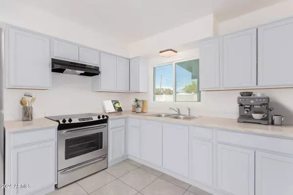 7627 N 42ND Lane, Phoenix, AZ 85051