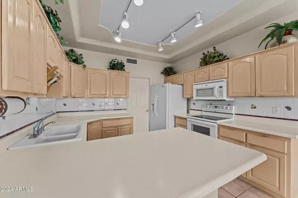 2149 W TERRACE Drive, Wickenburg, AZ 85390