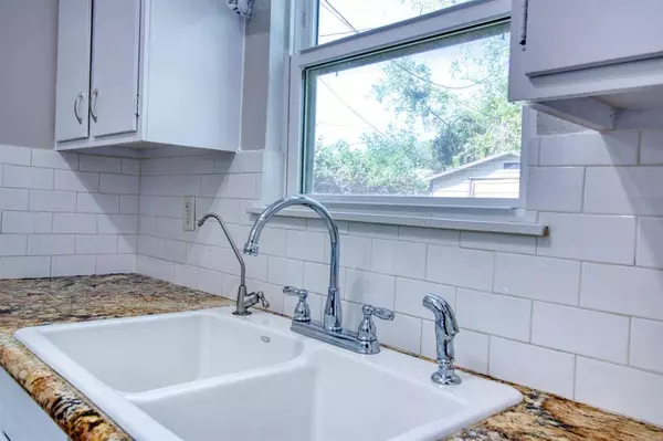 10902 Long Gate DR, Houston, TX 77047