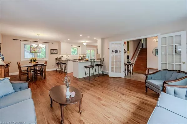 431 Stillmeadow Circle, Waterloo, ON N2L 5M1