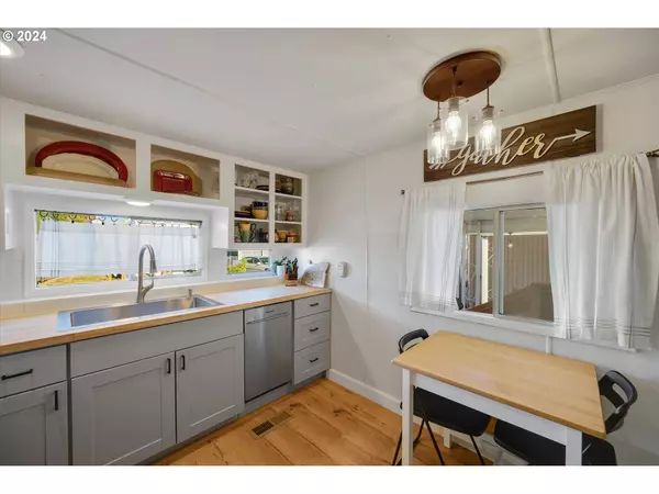 19605 RIVER RD #81, Gladstone, OR 97027