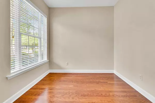 137 Fresh Meadow Ln, Mount Pleasant, SC 29466