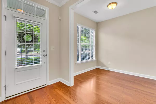 137 Fresh Meadow Ln, Mount Pleasant, SC 29466