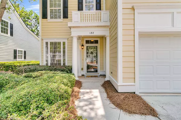 137 Fresh Meadow Ln, Mount Pleasant, SC 29466