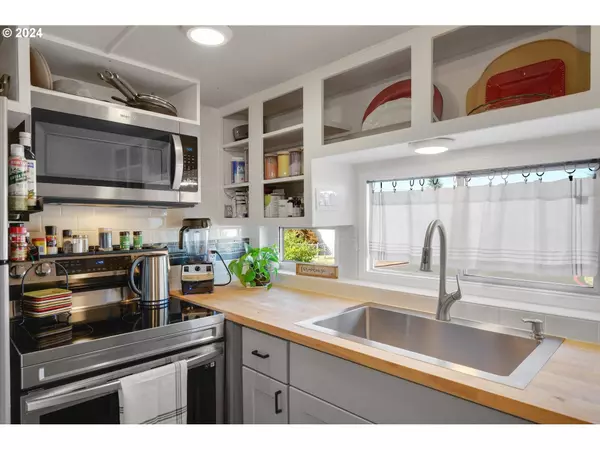 19605 RIVER RD #81, Gladstone, OR 97027