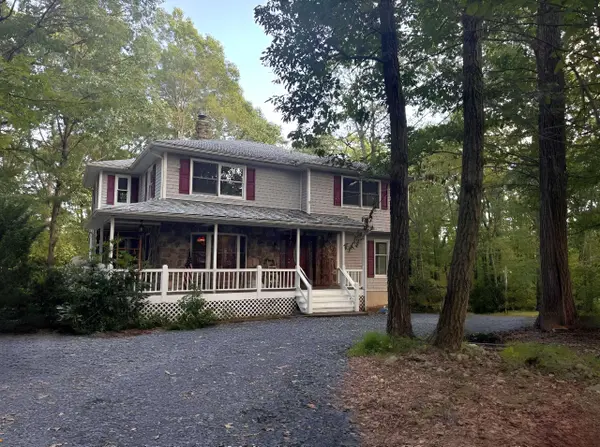 292 Shady Oaks Dr E, Saylorsburg, PA 18353-8104