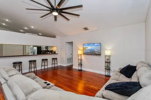 739 WATERLAND CT, Orlando, FL 32828