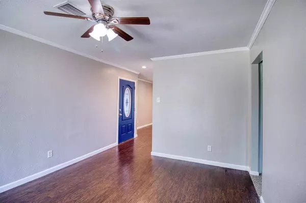 10902 Long Gate DR, Houston, TX 77047