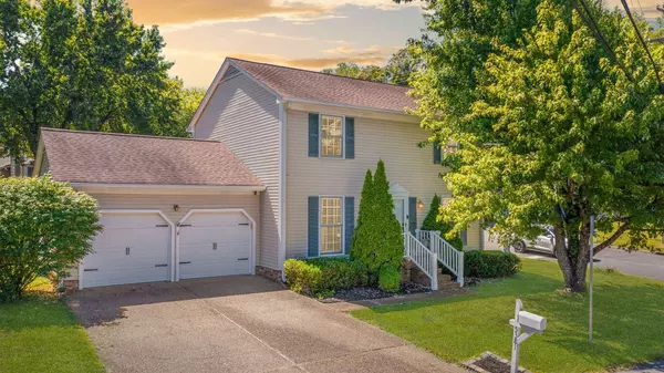 5381 Village Way, Nashville, TN 37211