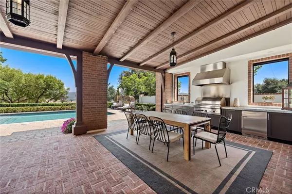 4 Overlook DR, Ladera Ranch, CA 92694