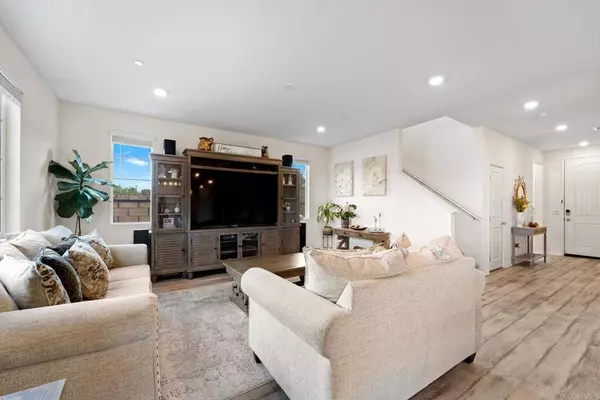 950 Arroyo Vista DR, Vista, CA 92081