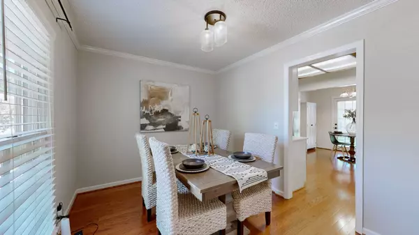 5381 Village Way, Nashville, TN 37211