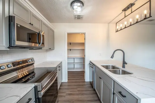 203 Heatherbrook, Somerville, TX 78879