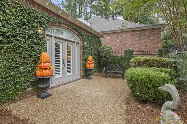 38 Acadian Cir., Hattiesburg, MS 39402