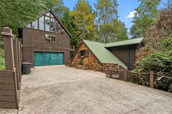 318 Hatteras RDG, Six Mile, SC 29682