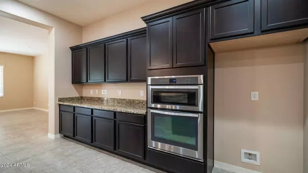 21425 E SUNSET Drive, Queen Creek, AZ 85142