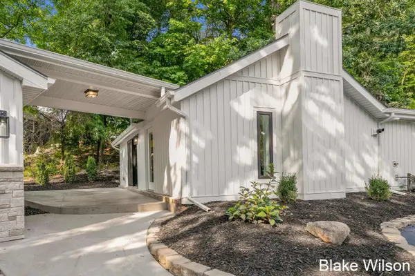 1370 Cramton NE Avenue, Ada, MI 49301