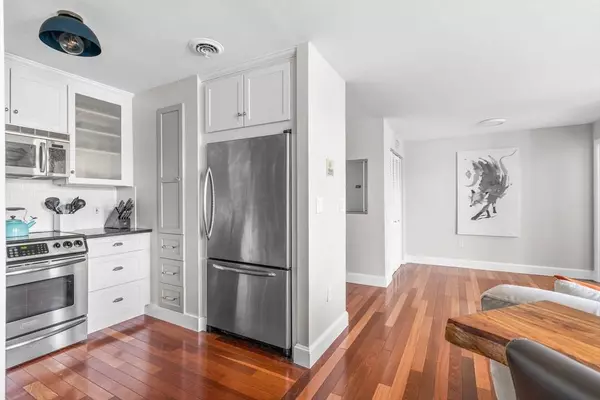 35 Flint St #209, Salem, MA 01970