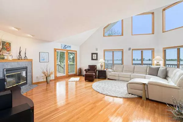 512 Lake Shore Dr, Craig, MO 64437-7184