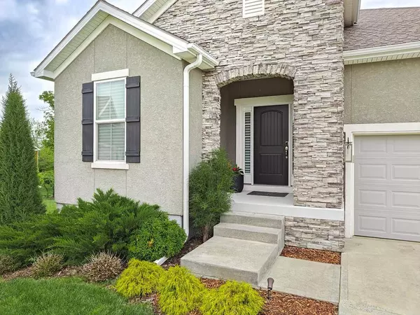 14451 S Greeley ST, Olathe, KS 66061