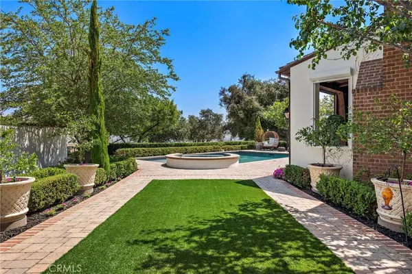 4 Overlook DR, Ladera Ranch, CA 92694