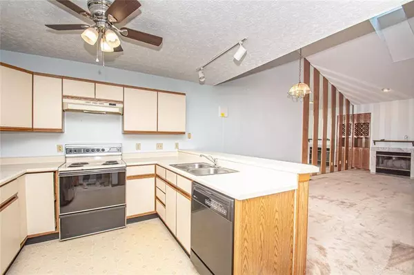 450 Jamestown Circle, Dayton, OH 45458