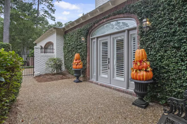 38 Acadian Cir., Hattiesburg, MS 39402