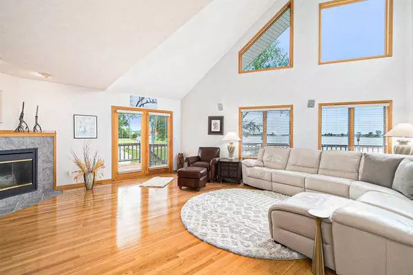 512 Lake Shore Dr, Craig, MO 64437-7184