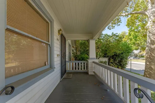 2825 17th ST, Sacramento, CA 95818