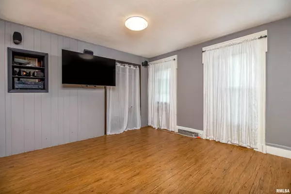 503 W 1ST ST, Geneseo, IL 61254