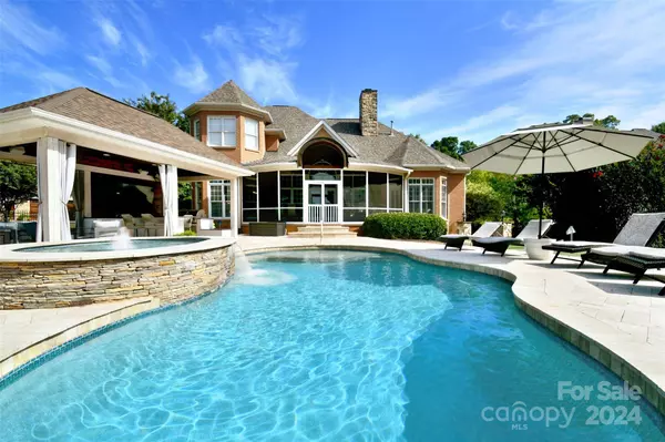 6625 Fox Ridge CIR, Davidson, NC 28036