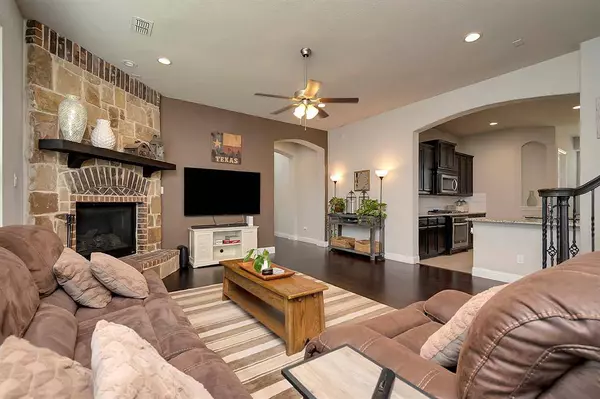 4605 Plumeria Drive, Mansfield, TX 76063