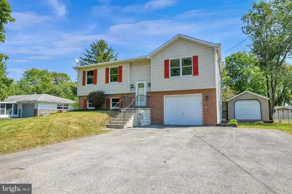 1628 LEE ST, Chambersburg, PA 17201