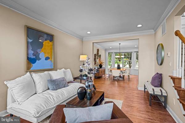 13 DORCHESTER LN, Moorestown, NJ 08057