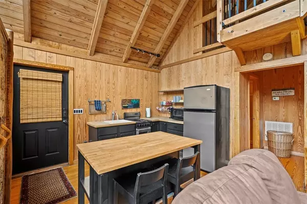 318 Hatteras RDG, Six Mile, SC 29682