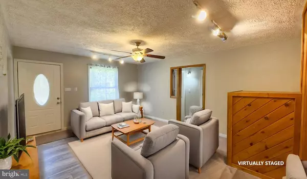 26 GRANDVIEW ST, Covington Township, PA 18444