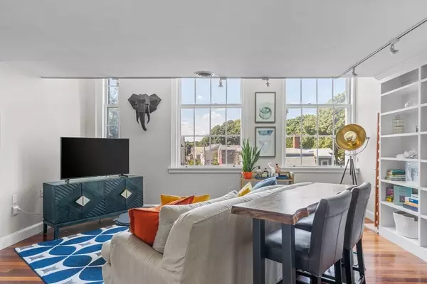 35 Flint St #209, Salem, MA 01970