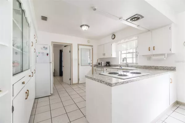 4015 W CASS ST, Tampa, FL 33609